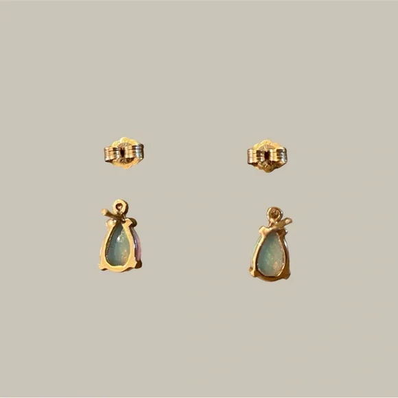 14k Opal and Diamond Gold
Earrings Elegant Addition to Your Collection! - Picture 4 of 7